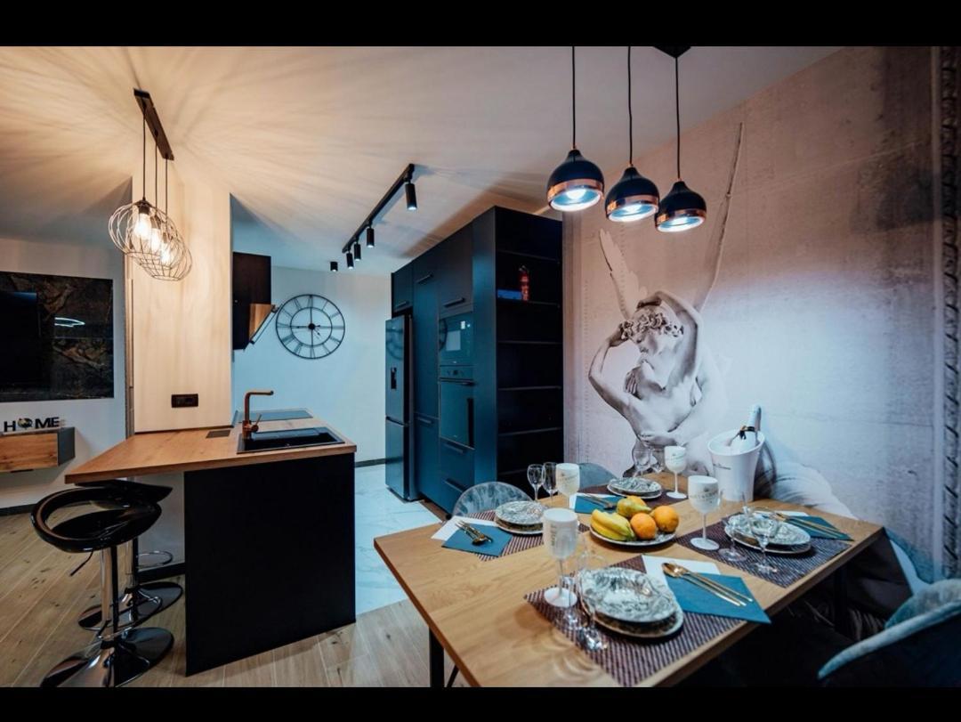 Black Queen Apartment Спліт Екстер'єр фото